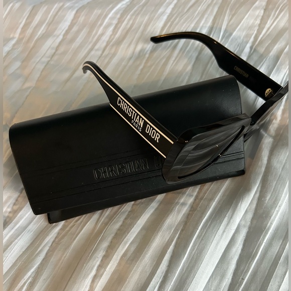 Authentic Christian Dior Sunglasses .NEW - Picture 2 of 3